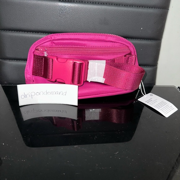 Lululemon Everywhere Belt Bag 1L- Wild Berry - Picture 4 of 9
